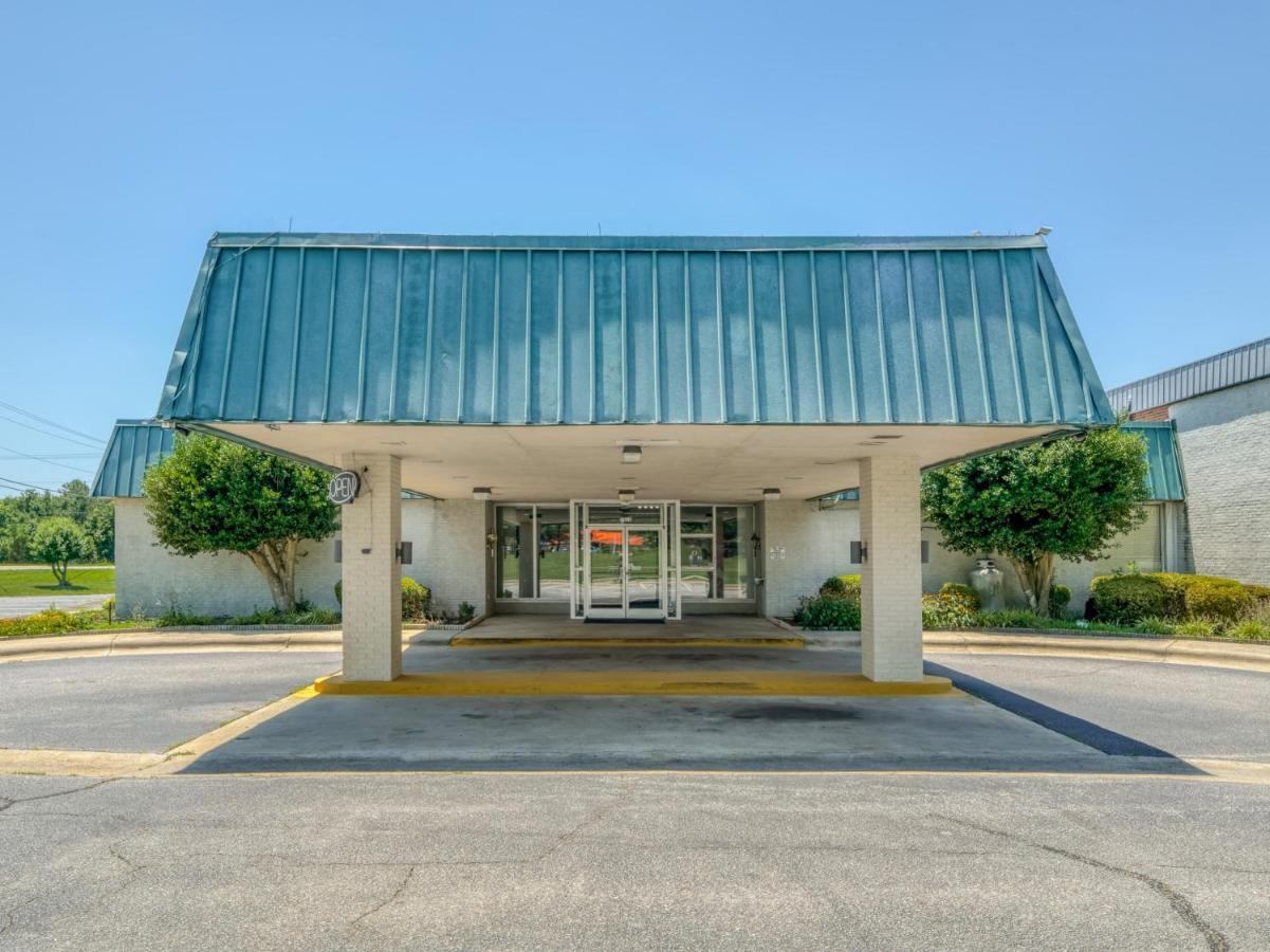 Oyo Hotel Battleboro Exteriér fotografie